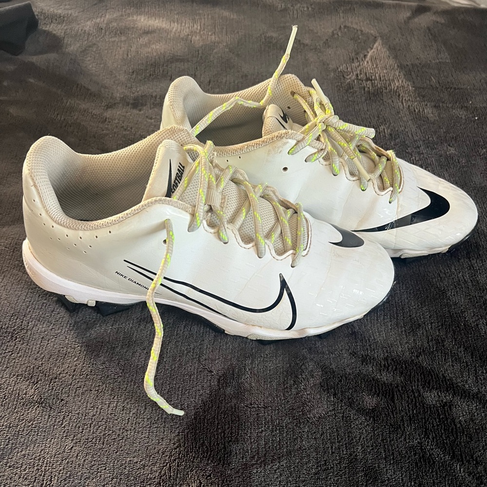 Nike softball cleats